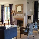 Avec Piscine Interieure Chauffee Toute L'annee A 3mn Vila *