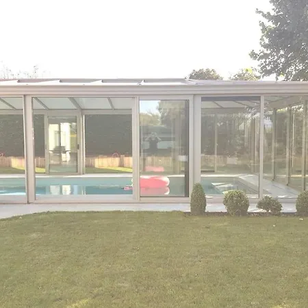 Avec Piscine Interieure Chauffee Toute L'annee A 3mn