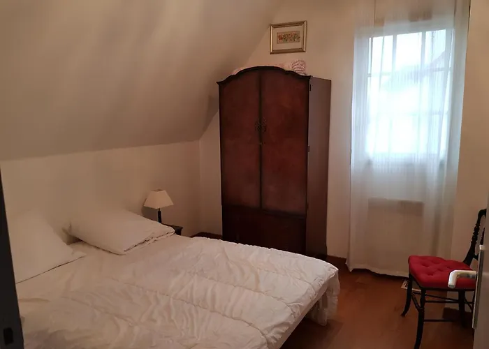 5*, à 3 Mn, Piscine Intérieure à 28° Villa